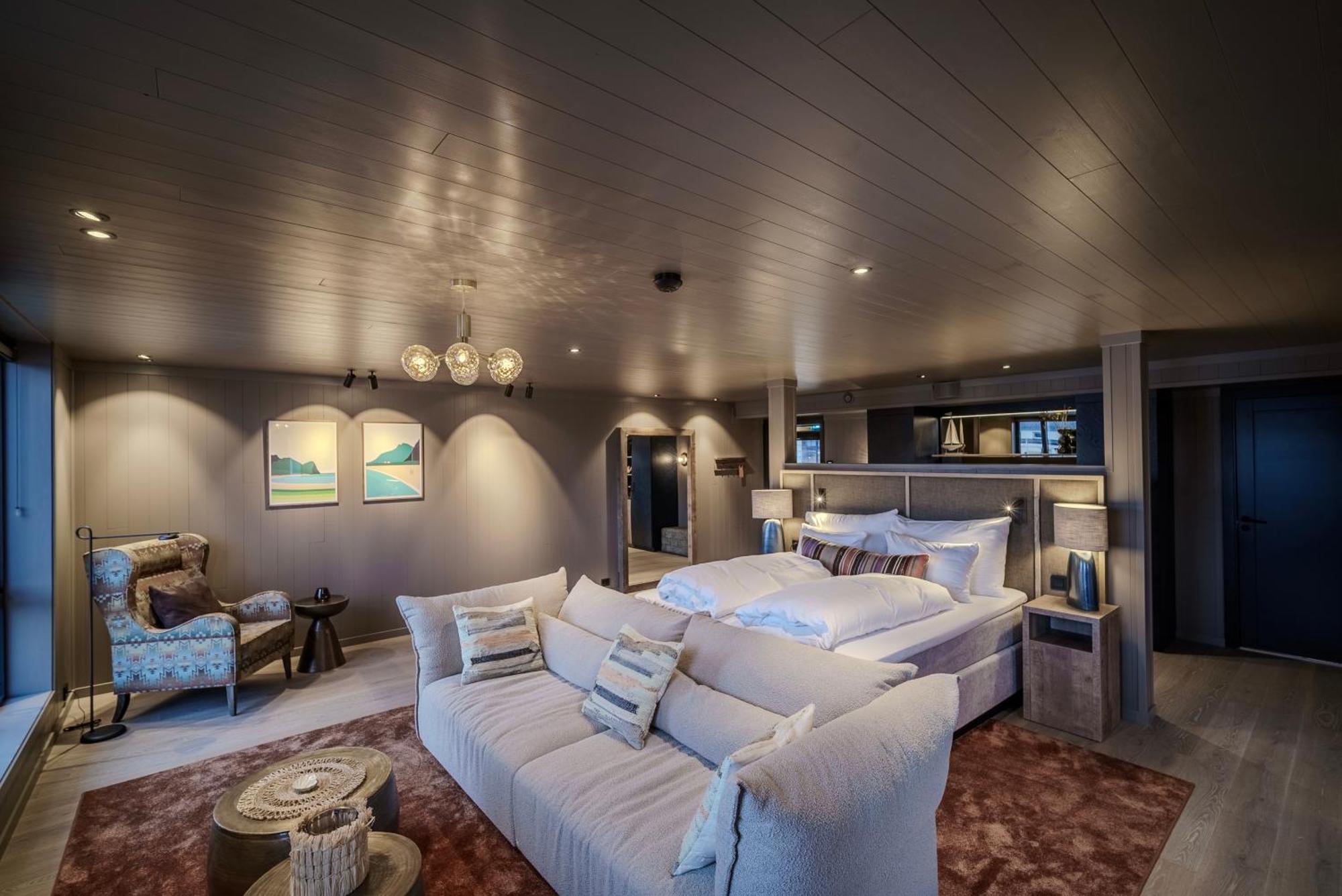 Henningsvaer Bryggehotell - By Classic Norway Hotels Zewnętrze zdjęcie