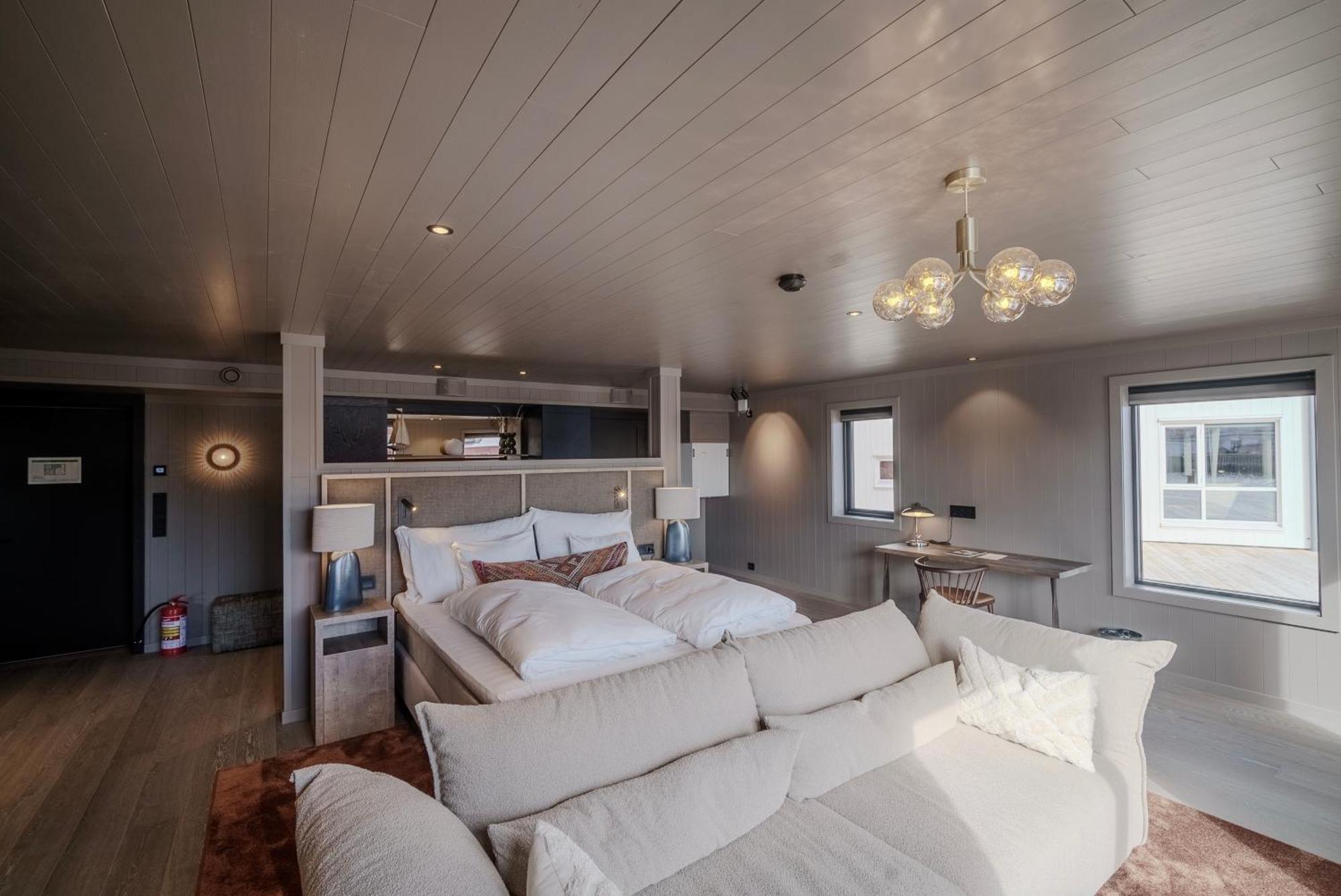 Henningsvaer Bryggehotell - By Classic Norway Hotels Zewnętrze zdjęcie