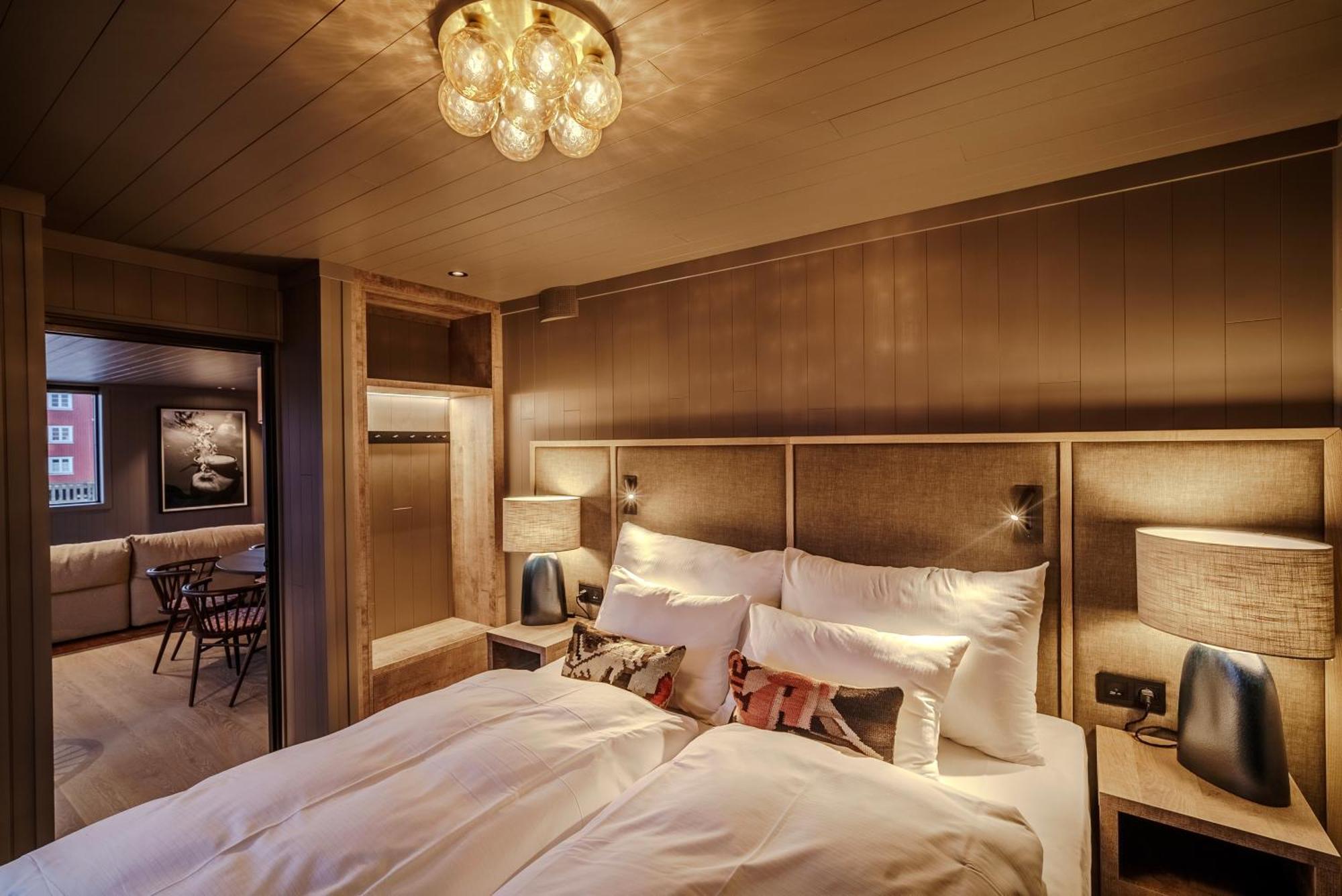 Henningsvaer Bryggehotell - By Classic Norway Hotels Zewnętrze zdjęcie