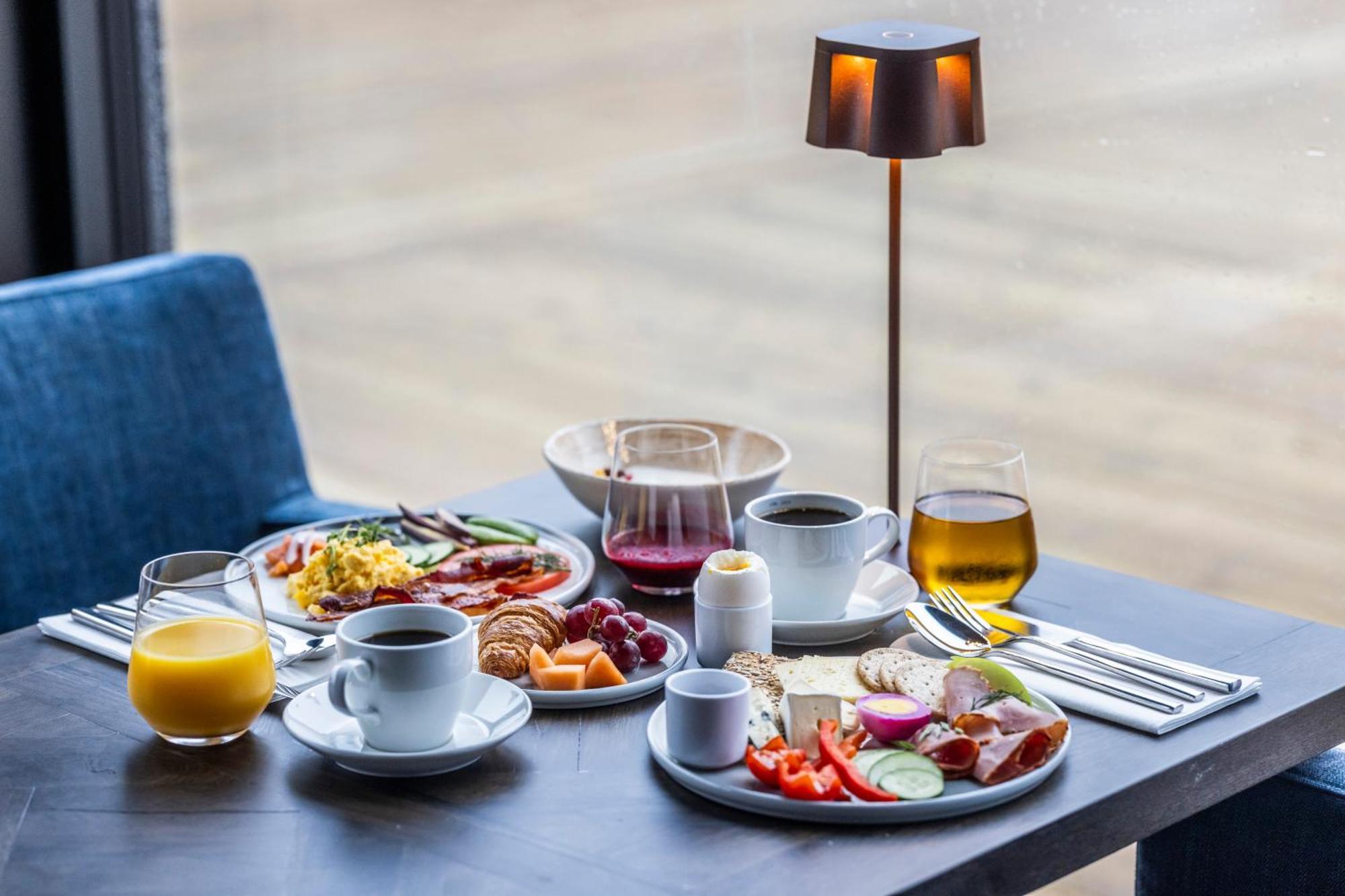 Henningsvaer Bryggehotell - By Classic Norway Hotels Zewnętrze zdjęcie